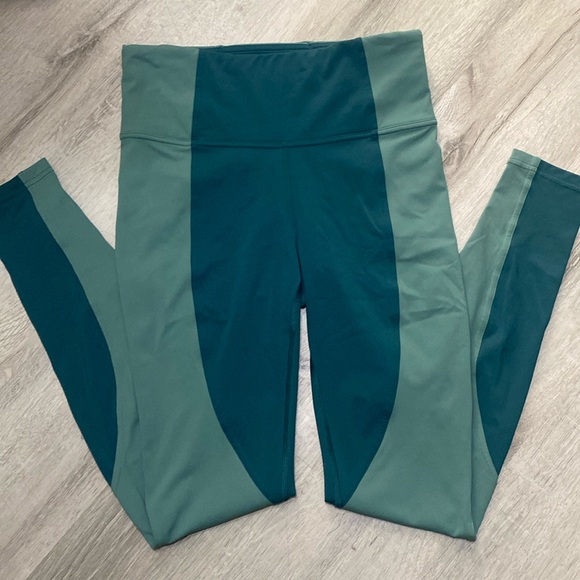 Lululemon Wake & Train Tight Green Jasper Frosted Pine - Picture 6 of 12